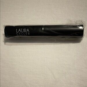 New Laura Geller Retractable Make Up Brush